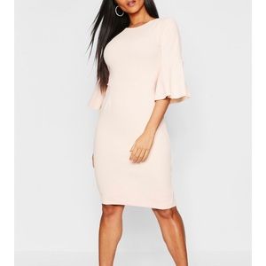 🆕 Boohoo peach dress